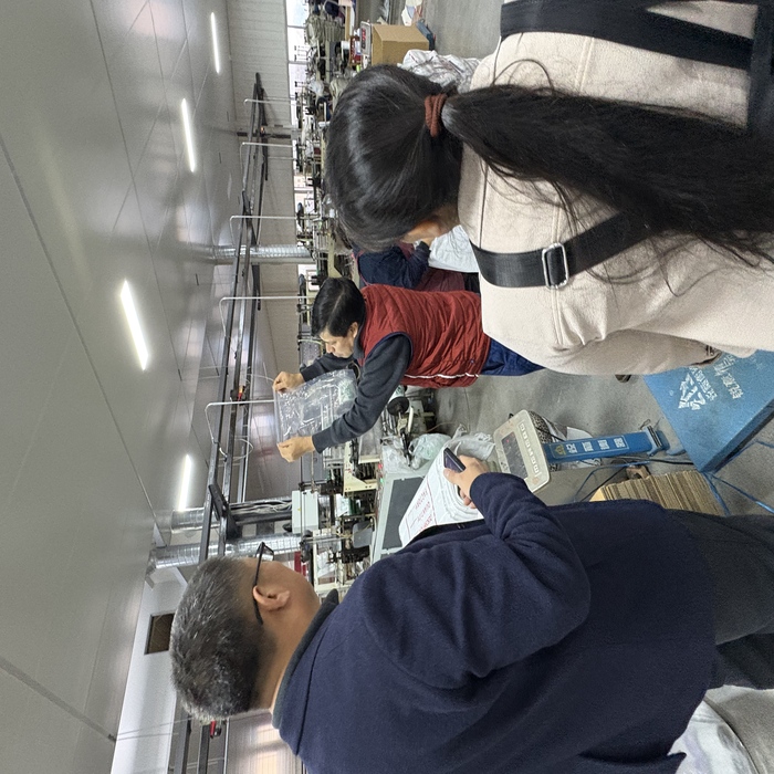 The Charm of PE Plastic Bags Manufacturing Behind a Visiting Client from the Canton Fair