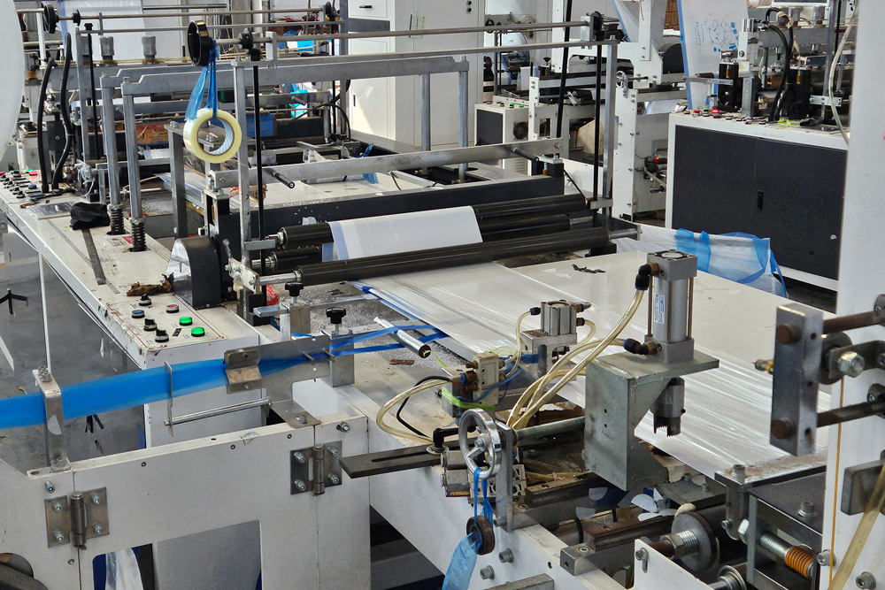 Clear-Waterproof-Plastic-Packing-Material-Wrapping-Film1